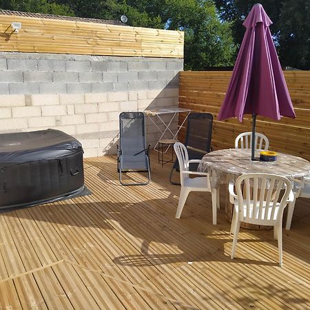 Studio Cosy Avec Terrasse Et Jacuzzi A Disposition De Mai A Aout Rians  Екстериор снимка