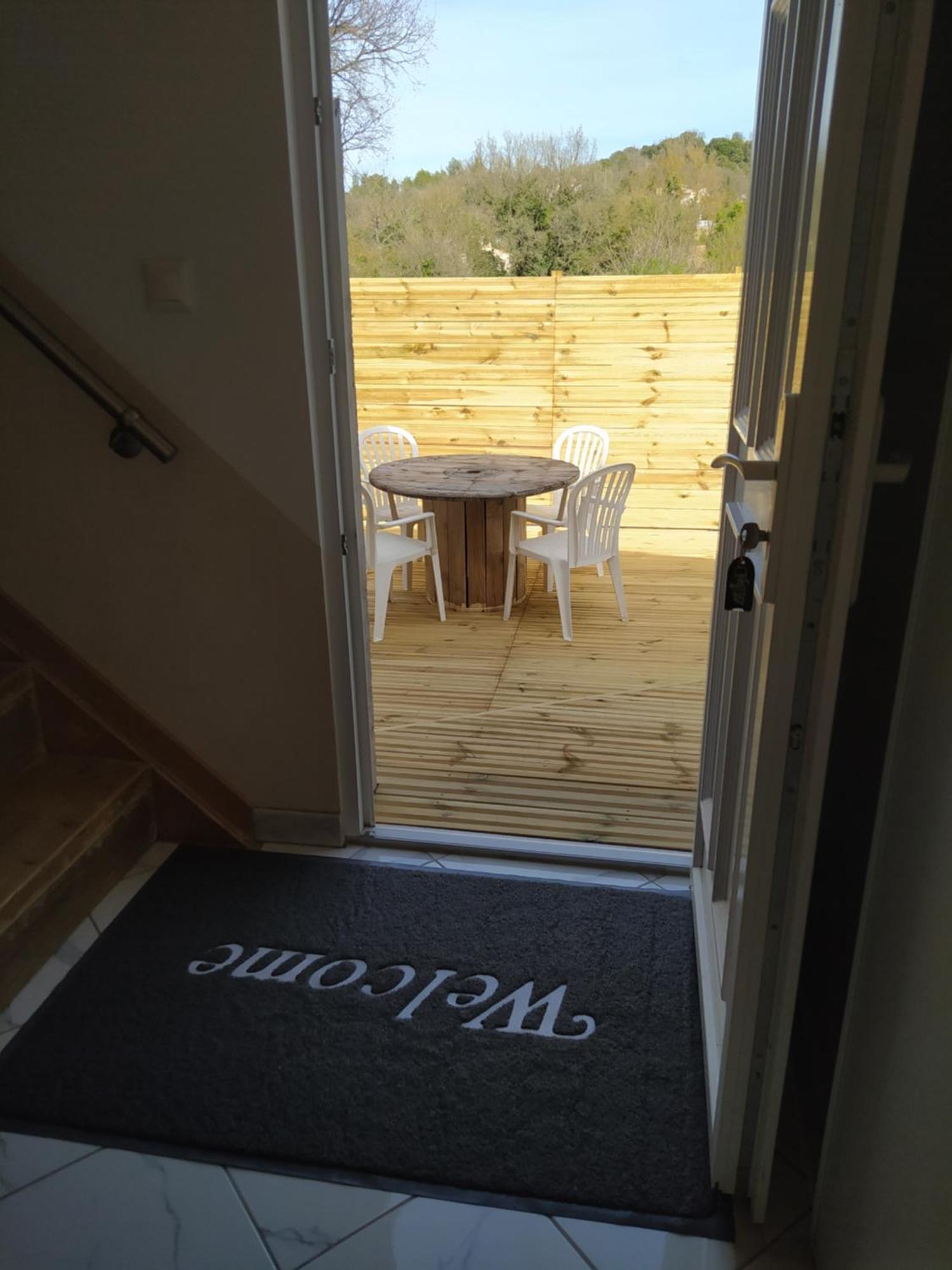 Studio Cosy Avec Terrasse Et Jacuzzi A Disposition De Mai A Aout Rians  Екстериор снимка