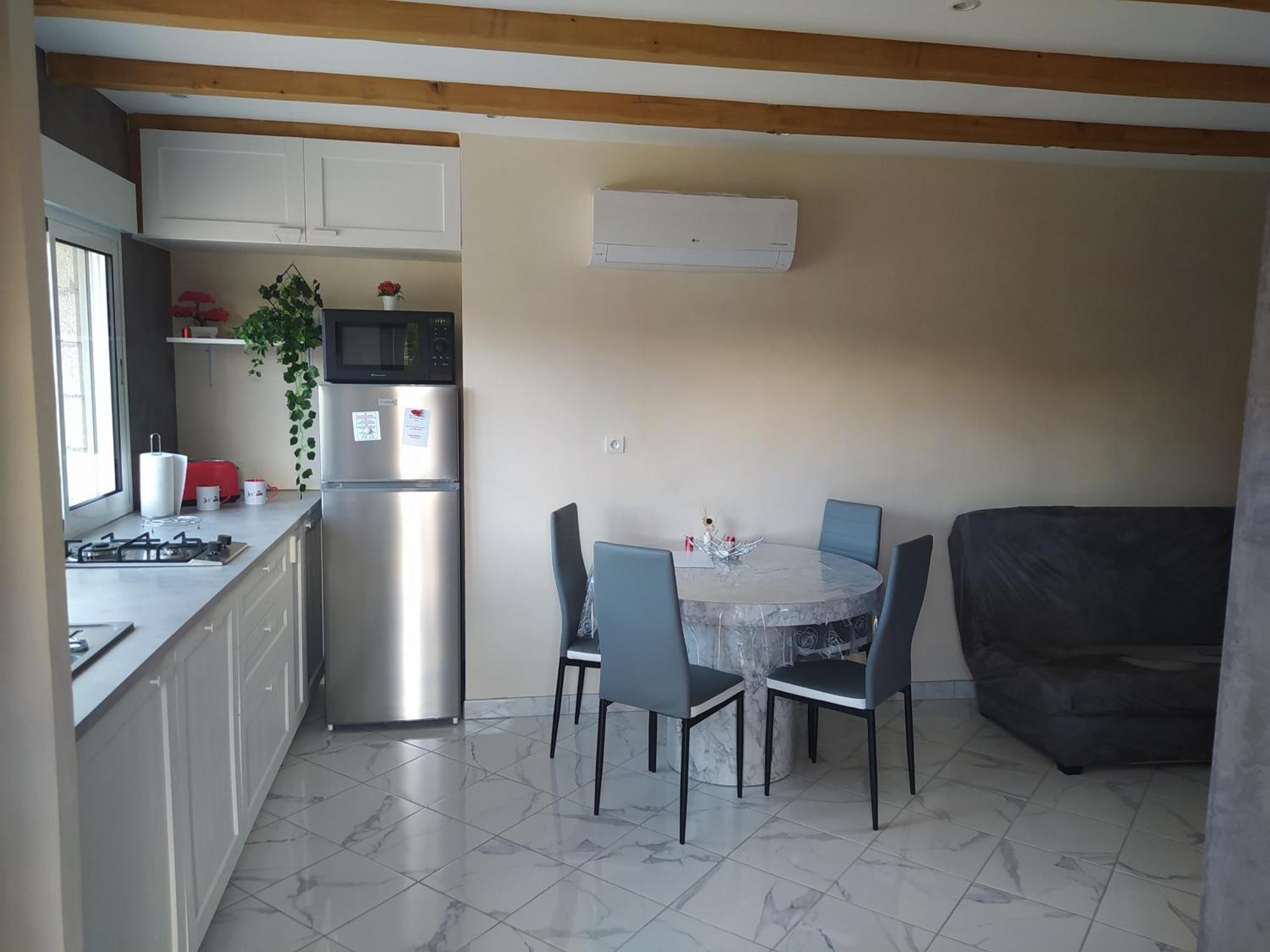 Studio Cosy Avec Terrasse Et Jacuzzi A Disposition De Mai A Aout Rians  Екстериор снимка
