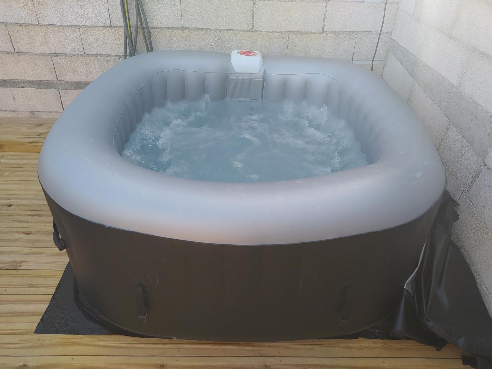 Studio Cosy Avec Terrasse Et Jacuzzi A Disposition De Mai A Aout Rians  Екстериор снимка