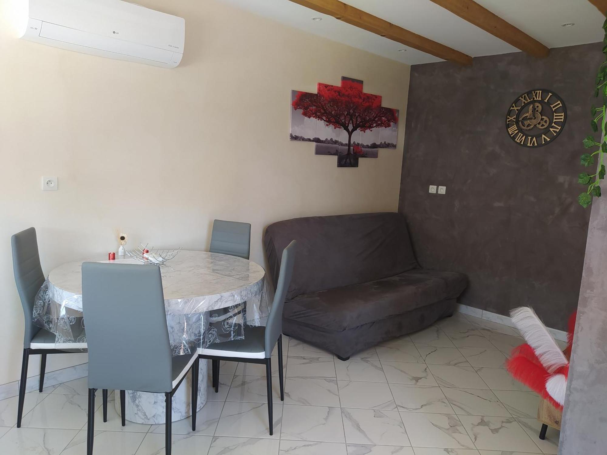 Studio Cosy Avec Terrasse Et Jacuzzi A Disposition De Mai A Aout Rians  Екстериор снимка